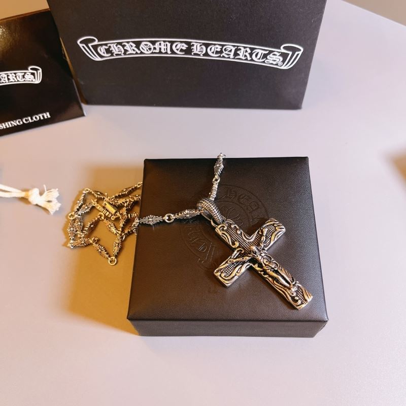 Ch*0me He**ts necklaces